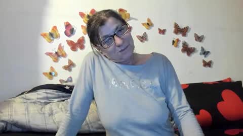 Snapshot of badgg chatting on 02/18/25, 08:36 Gina online show from 02/18/25, 08:36