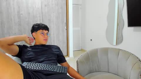 Snapshot of badgyal_ chatting on 12/04/24, 07:17 Beck and Rick online show from 12/04/24, 07:17