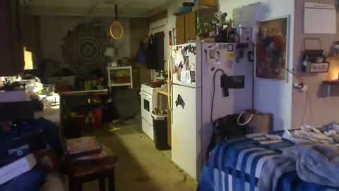 Snapshot of badnews68 chatting on 12/26/24, 09:01 StillPoPimpin online show from 12/26/24, 09:01