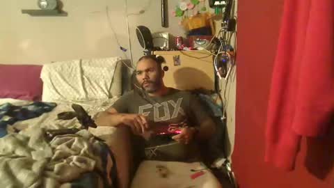 Snapshot of badnews68 chatting on 12/31/24, 05:33 StillPoPimpin online show from 12/31/24, 05:33