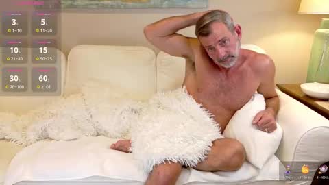 Snapshot of badnightwolf chatting on 10/12/25, 04:00 Silver online show from 10/12/25, 04:00