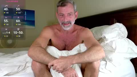 Snapshot of badnightwolf chatting on 11/18/25, 01:55 Silver online show from 11/18/25, 01:55