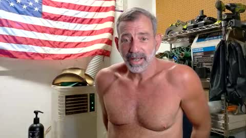 Snapshot of badnightwolf chatting on 06/10/26, 12:04 Silver online show from 06/10/26, 12:04