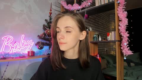 Snapshot of baenova chatting on 12/28/24, 11:05 Molly links in bio online show from 12/28/24, 11:05