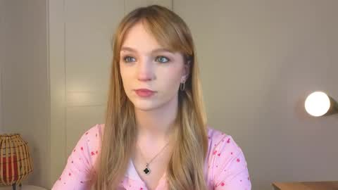 Snapshot of baeyoda chatting on 04/02/26, 04:04 Kate online show from 04/02/26, 04:04