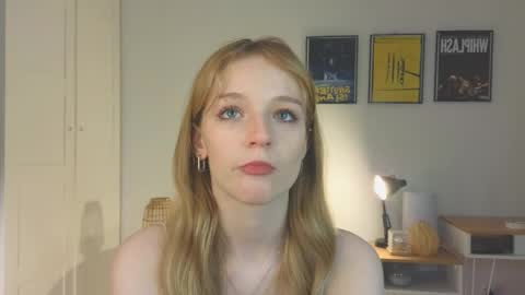 Snapshot of baeyoda chatting on 04/12/26, 04:01 Kate online show from 04/12/26, 04:01