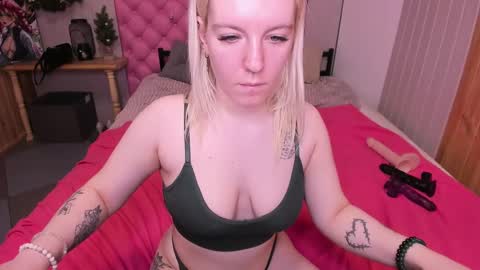 holly online show from 02/06/25, 11:21