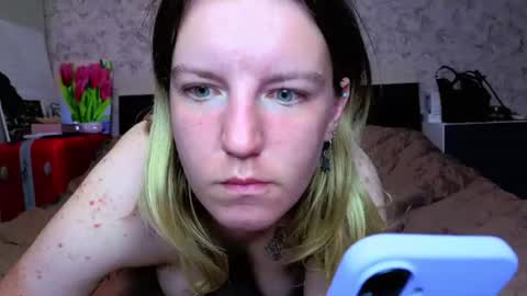 Snapshot of baiambel_mi chatting on 07/10/26, 05:04 holly online show from 07/10/26, 05:04