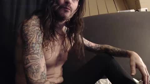 Snapshot of bailey39 chatting on 01/16/25, 01:58 Bailey online show from 01/16/25, 01:58