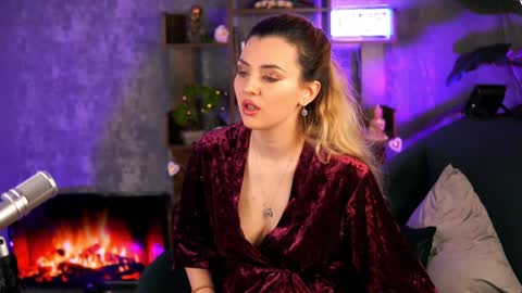 Snapshot of bailey_evans chatting on 12/09/24, 06:45 Bailey online show from 12/09/24, 06:45