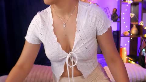 Snapshot of bailey_evans chatting on 09/17/25, 01:18 Bailey online show from 09/17/25, 01:18