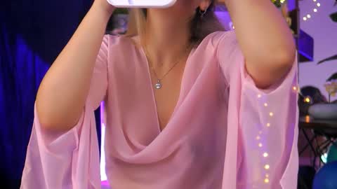 Snapshot of bailey_evans chatting on 09/20/25, 04:46 Bailey online show from 09/20/25, 04:46