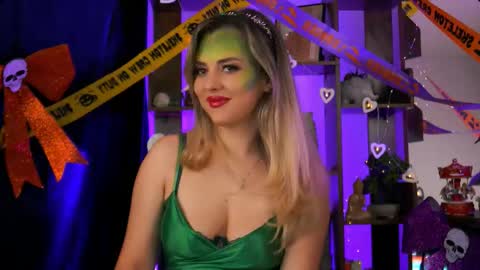 Snapshot of bailey_evans chatting on 10/30/25, 07:32 Bailey online show from 10/30/25, 07:32