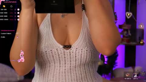 Snapshot of bailey_evans chatting on 12/17/25, 04:40 Bailey online show from 12/17/25, 04:40