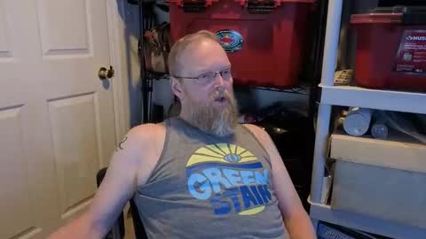 Snapshot of baltomoron69 chatting on 01/05/26, 05:27 baltomoron69 online show from 01/05/26, 05:27