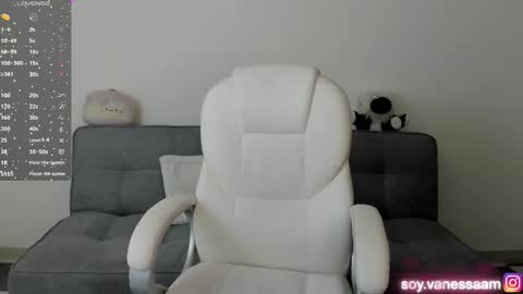 Snapshot of bam_atenea chatting on 02/28/25, 08:28 Vanessa online show from 02/28/25, 08:28