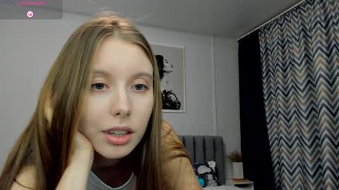 Snapshot of bam_bi chatting on 01/08/25, 08:07 Kira online show from 01/08/25, 08:07