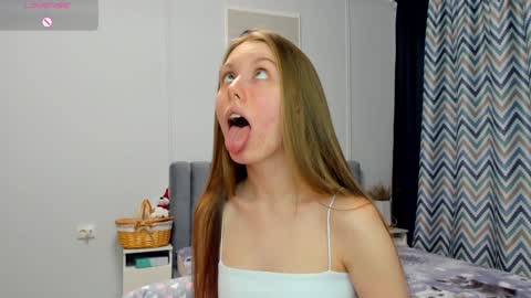 Snapshot of bam_bi chatting on 01/17/25, 11:51 Kira online show from 01/17/25, 11:51