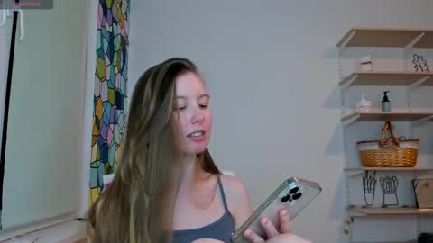 Snapshot of bam_bi chatting on 10/23/25, 09:24 Kira online show from 10/23/25, 09:24