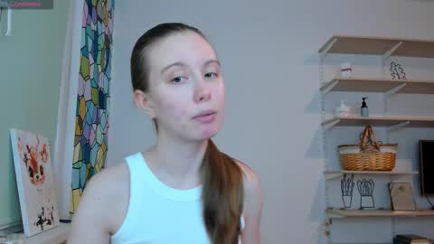 Snapshot of bam_bi chatting on 10/28/25, 09:39 Kira online show from 10/28/25, 09:39