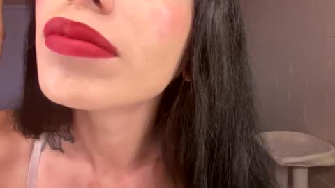 bambii_petite online show from 04/14/26, 09:21