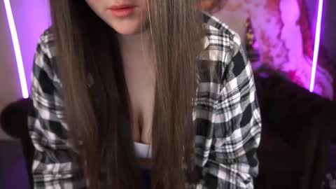 Snapshot of bambiliii chatting on 01/08/25, 06:52 Bambi online show from 01/08/25, 06:52