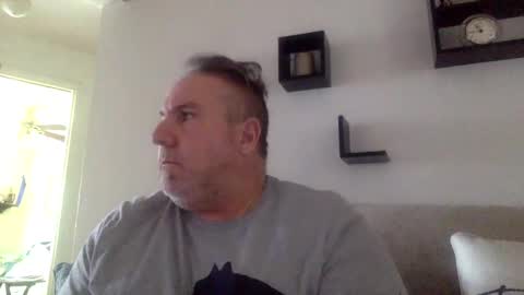 banana5289 online show from 02/17/25, 03:42