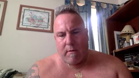 Snapshot of banana5289 chatting on 06/17/26, 01:01 banana5289 online show from 06/17/26, 01:01