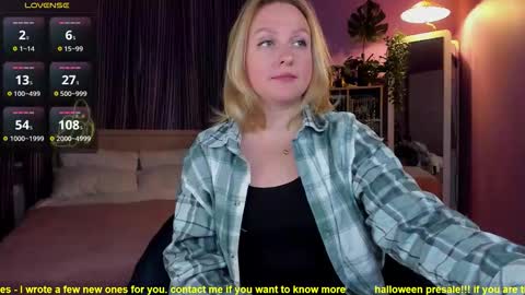 Snapshot of bananarum chatting on 10/06/25, 01:41 Allie online show from 10/06/25, 01:41