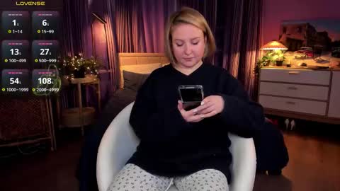 Snapshot of bananarum chatting on 02/16/26, 12:01 Allie online show from 02/16/26, 12:01