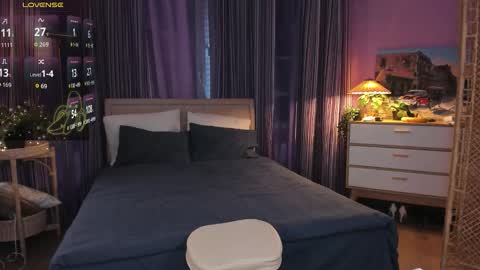 Snapshot of bananarum chatting on 02/23/26, 12:57 Allie online show from 02/23/26, 12:57