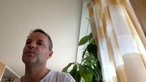 bananasplit1900 online show from 02/05/26, 08:41