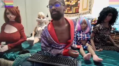 Snapshot of bandohusbando chatting on 01/21/25, 11:02 Bando Husbando online show from 01/21/25, 11:02