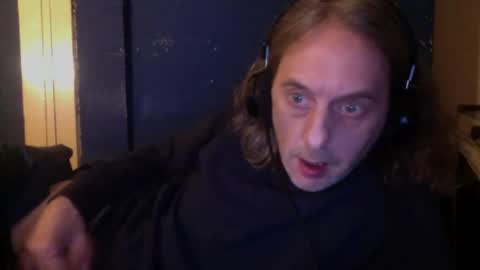 Snapshot of bangintoleather chatting on 01/26/25, 02:45 bangintoleather online show from 01/26/25, 02:45