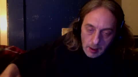 Snapshot of bangintoleather chatting on 02/27/25, 03:04 bangintoleather online show from 02/27/25, 03:04