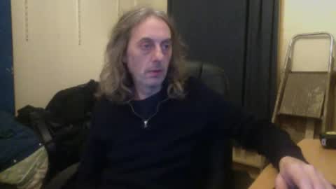 Snapshot of bangintoleather chatting on 01/15/26, 03:00 bangintoleather online show from 01/15/26, 03:00