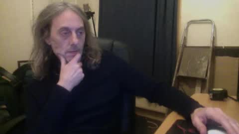 Snapshot of bangintoleather chatting on 01/17/26, 03:00 bangintoleather online show from 01/17/26, 03:00