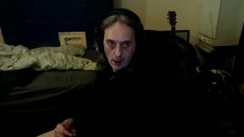 Snapshot of bangintoleather chatting on 02/13/26, 04:19 bangintoleather online show from 02/13/26, 04:19