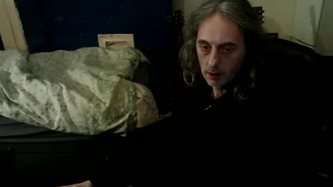 Snapshot of bangintoleather chatting on 02/27/26, 03:06 bangintoleather online show from 02/27/26, 03:06