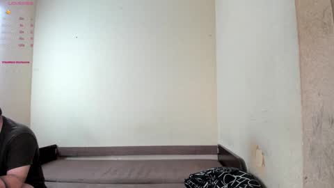 Snapshot of bany_lee chatting on 10/30/25, 09:44 GMT 2Tue-Thur Sat Sun 0900am-1400am online show from 10/30/25, 09:44