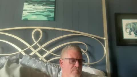 Snapshot of bapeter218 chatting on 12/13/25, 08:25 bapeter218 online show from 12/13/25, 08:25