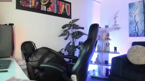 Gabi  online show from 10/30/25, 07:36