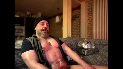 Military man 69 online show from 02/08/25, 12:28