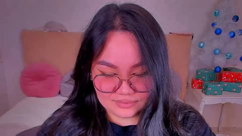 Snapshot of barbara_bb chatting on 12/22/24, 01:55 Barbie Kim online show from 12/22/24, 01:55