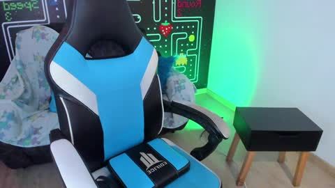 Snapshot of barbara_honey chatting on 02/01/25, 06:40 Barbara online show from 02/01/25, 06:40