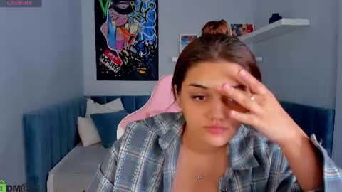 Snapshot of barbara_santiago chatting on 07/18/26, 09:46 Aisha online show from 07/18/26, 09:46
