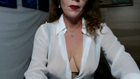 BARBARA DOMME online show from 12/17/25, 08:37