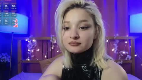 Snapshot of barbarafinch chatting on 07/13/26, 07:33 Barbara online show from 07/13/26, 07:33