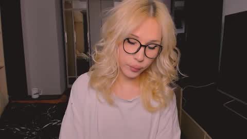 barbarasiren online show from 12/03/25, 09:24