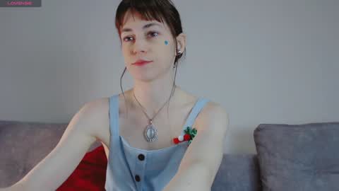 Snapshot of barbarian_girl chatting on 12/17/24, 02:22 Amina online show from 12/17/24, 02:22